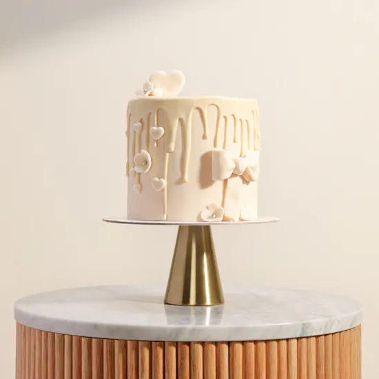 Floward Elegant Beige Drip Cake