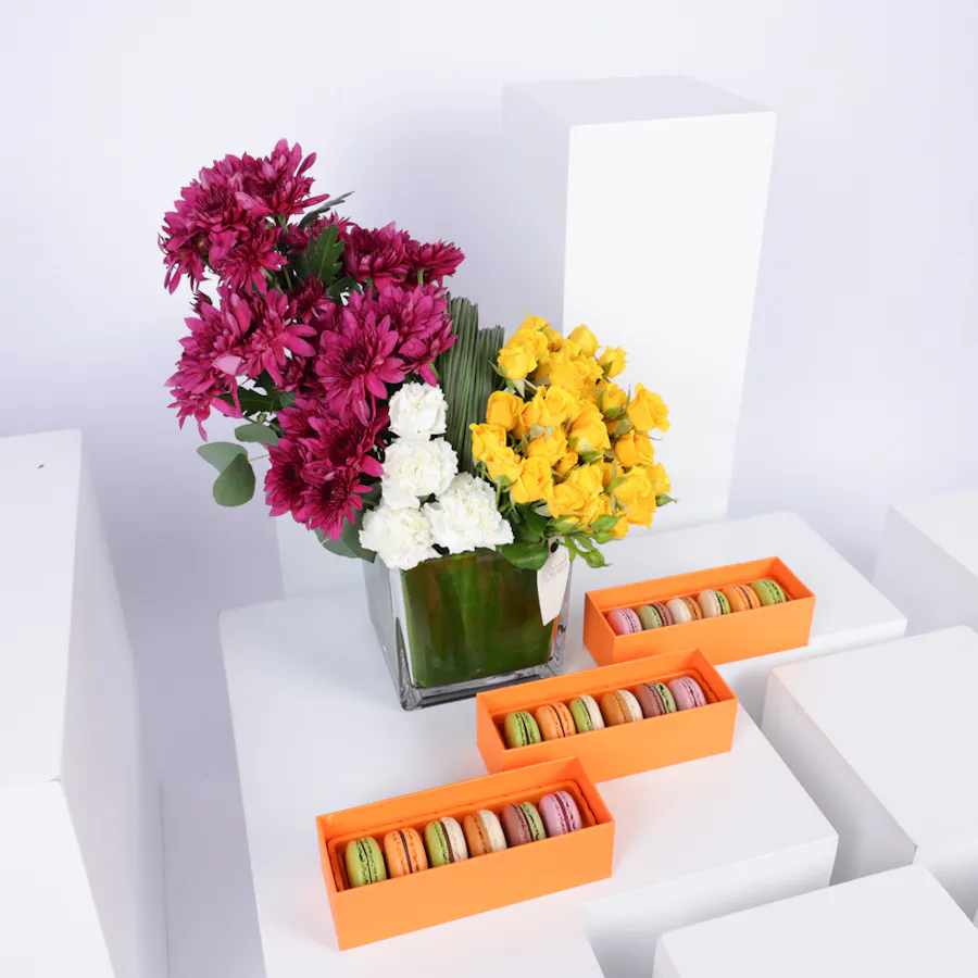 Ermine Macaron Trio Giveaways | Flower Vase 4
