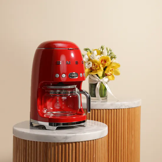 Smeg 50's Style Red Drip Filter Coffee Machine | Charming Flower Vase