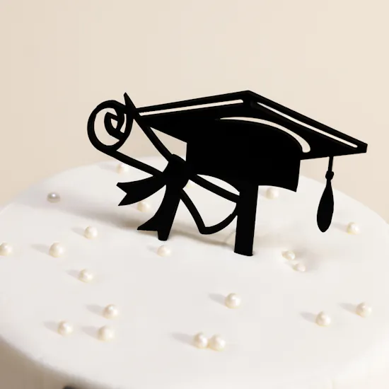 Floward Graduation Elegant White Cake