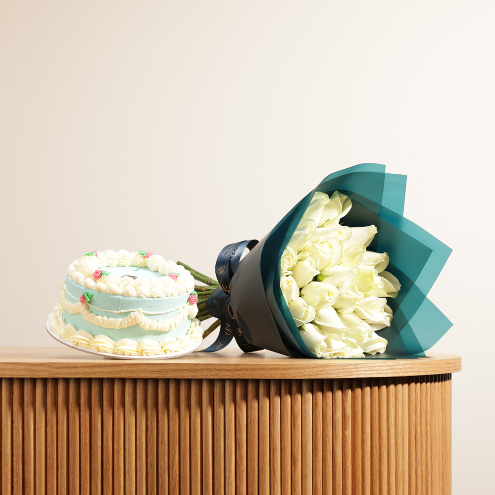 كيك زرقاء بالفانيليا المقرمشة من كرمبلز | باقة النقاء