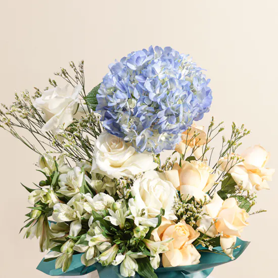 Light Plush Flowers Vase