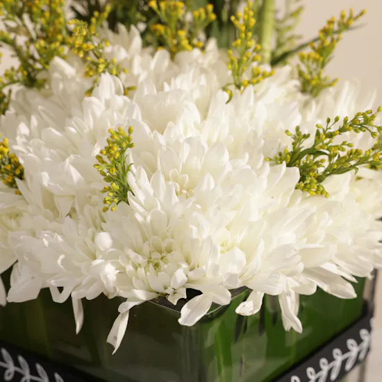Floward Elegant Chocolates Box | Magic Pulse Flowers Vase