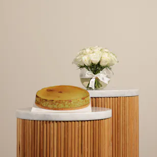 Patisserie By Guillermo Palomo Pistachio Cheesecake | Royal White Roses Vase 