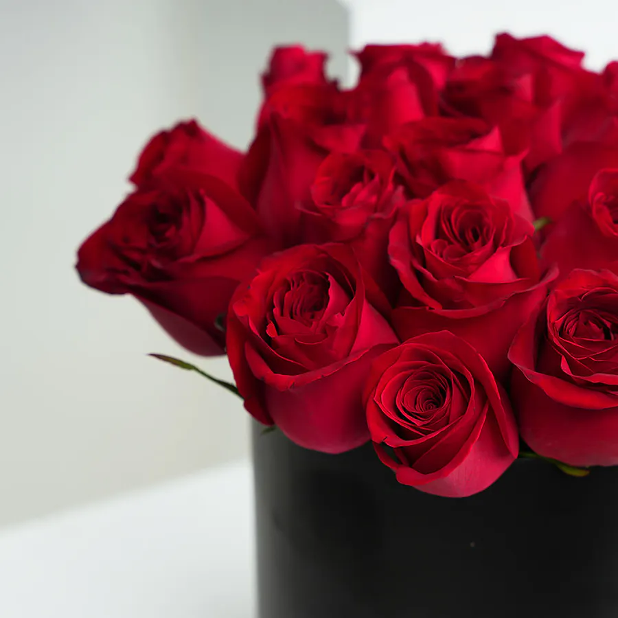 25 Red Roses | Black Box 3