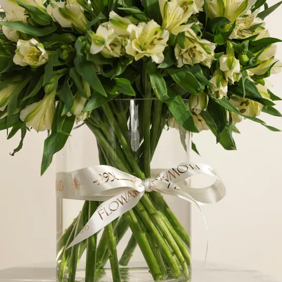 Radiance of Love Vase | 20 Flowers