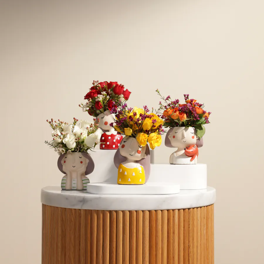 Les Belle Filles | 4 Vases  2