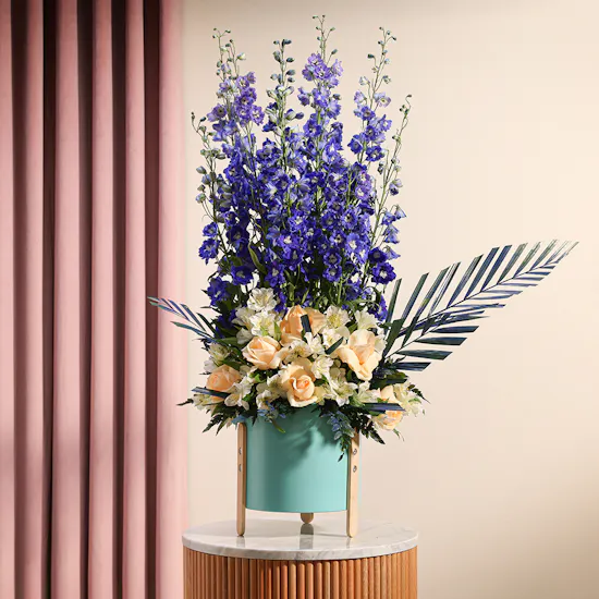 Stunning Flowers Vase