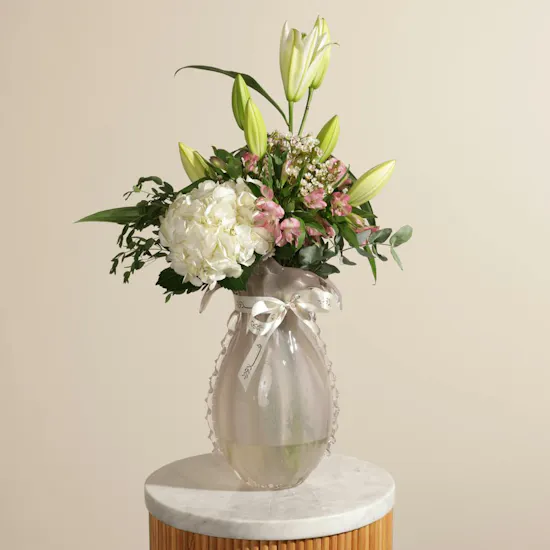 Cheerful Garden Touch Flower Vase