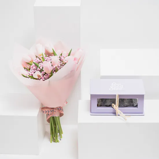 Feel Good Tea Lavender Discovery Box | Pink Blooms Bouquet