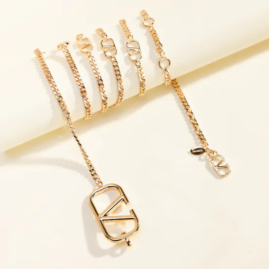 Valentino Garavani Vlogo Signature Chain Belt