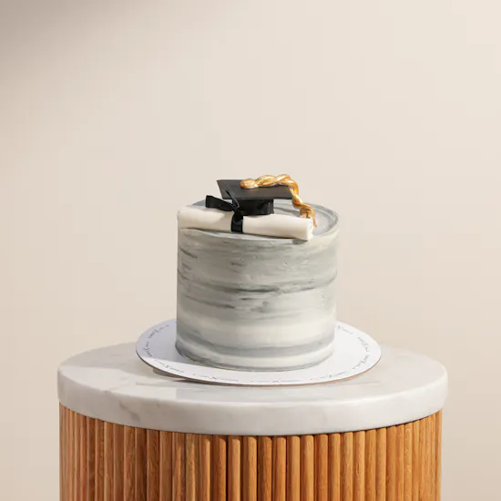 Floward Graduation Cake