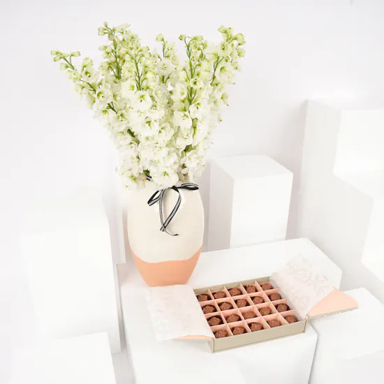 Floward Crunchy Chocolate Box | White Flowers