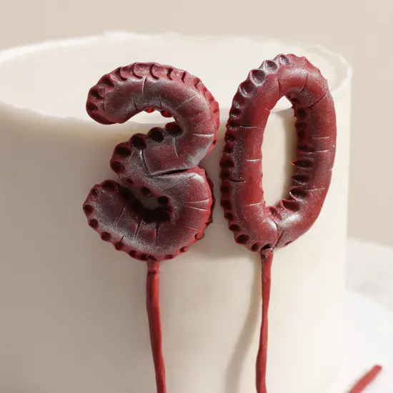 Floward Personalized Lotus Honey Cake