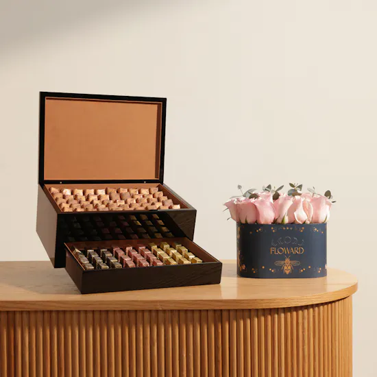 Levo Black Piano Chocolate Box | Tender Blush Flowers
