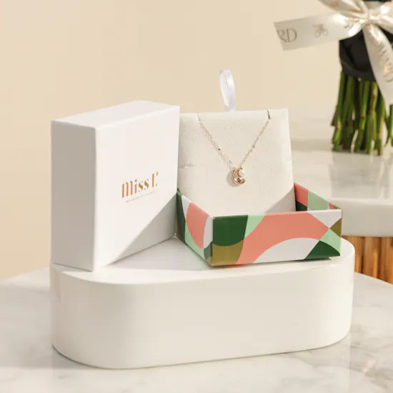 Miss L’ by L’azurde Elegant Necklace | Stunning Flower Bouquet