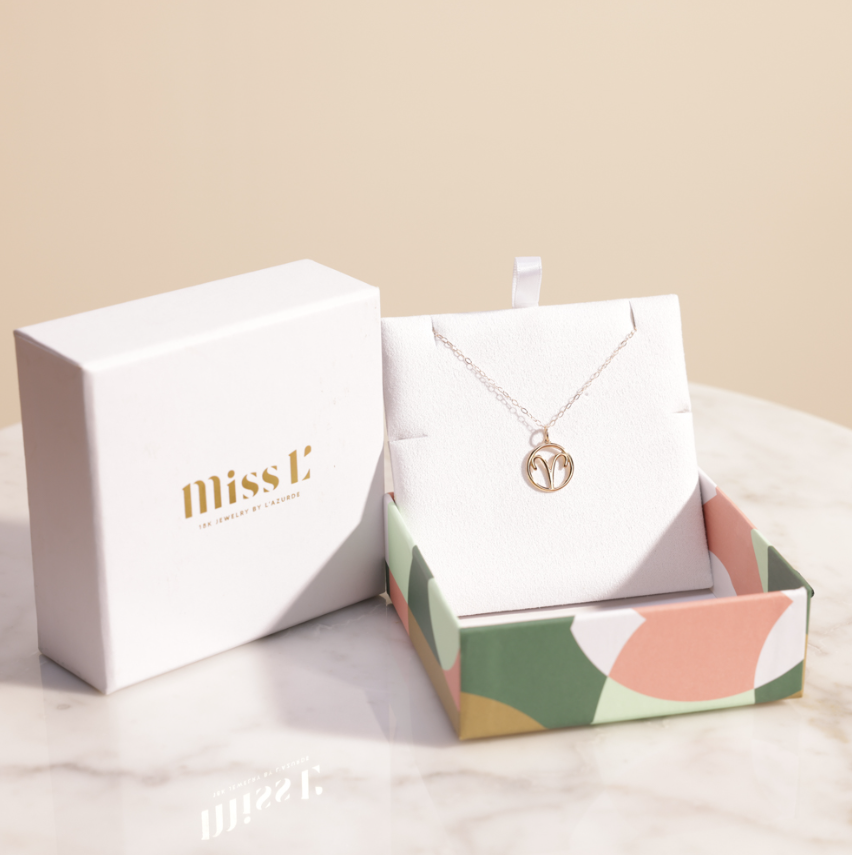 قلادة ذهب برج الحمل من مس ال من لازوردي 