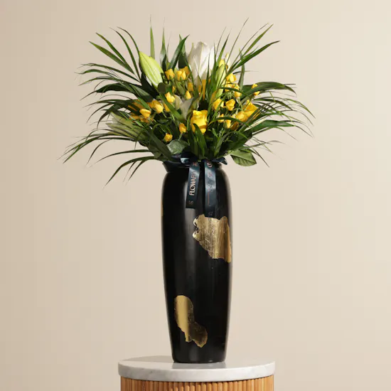 Golden Veil Flower Vase