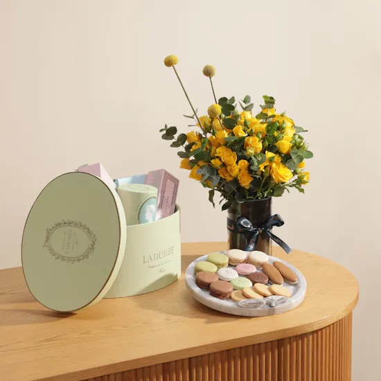Ladurée Green Small Hamper Box | Classy Flowers Vase