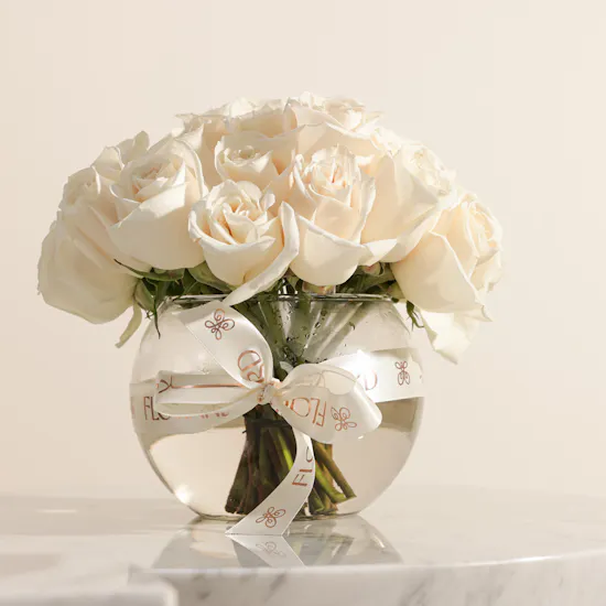 Abdul Samad Al Qurashi Elite Agarwood Oil | Serene White Roses Vase