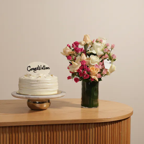 Sucre De Nada Congratulations Vanilla Cake | Festive Flower Vase