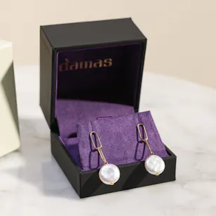 Damas Kiku Pearl Gold Earrings Damas Kiku Pearl Gold Earrings