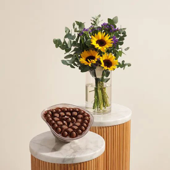 Floward Fancy Chocolate Vase | Golden Horizon Flowers