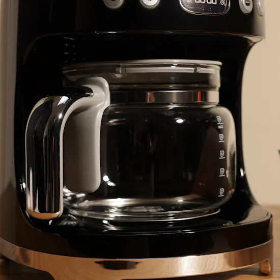 Smeg 50's Style Red Drip Filter Coffee Machine | Flowers Bouquet
