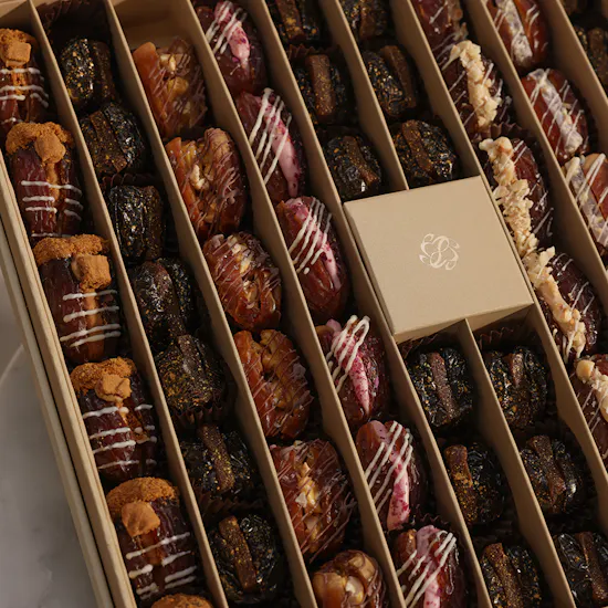 Nua Stuffed Dates Box | Get Well Soon Flower Vase
