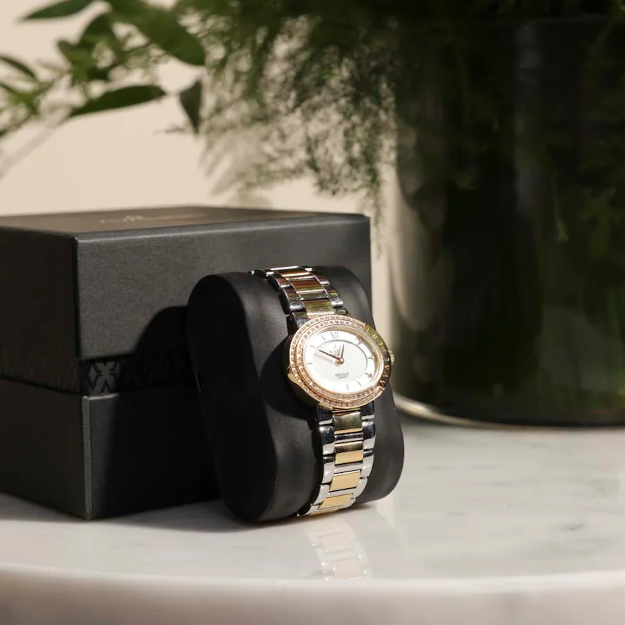 Avalieri Prestige Classic Diamond Women's Watch | Flower Vase 2