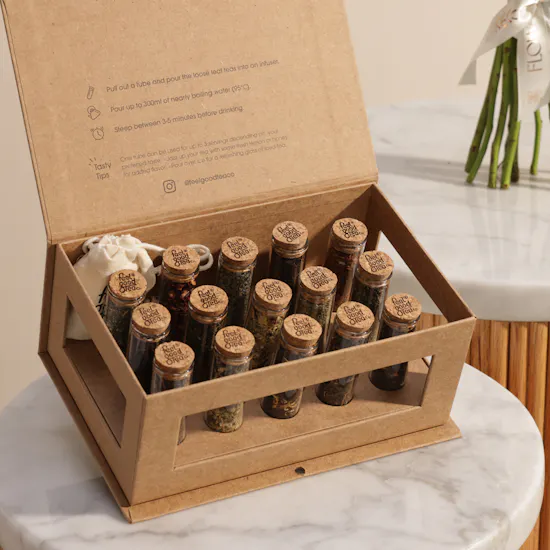 Feel Good Tea Original Discovery Box | Charming Elegant Flower Bouquet