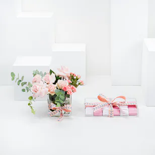 Lilac Baby Girl Acrylic Box Small | Roses Lilac Baby Girl Acrylic Box Small | Roses