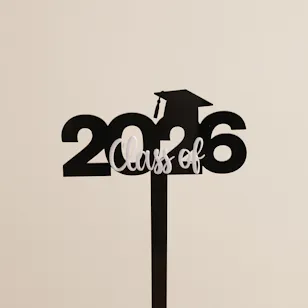 عود تزيين تخرج دفعة 2026 باللون الأسود عود تزيين تخرج دفعة 2026 باللون الأسود