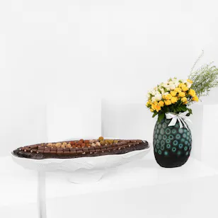 More Chocolate Maxi Perla Di Bianka Tray | Blooms
