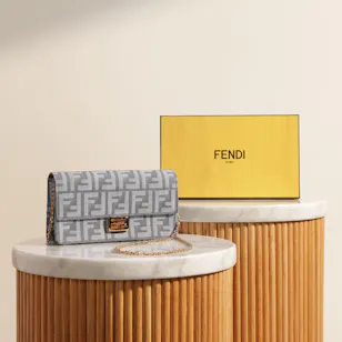 Fendi Baguette On Chain Women's Wallet 