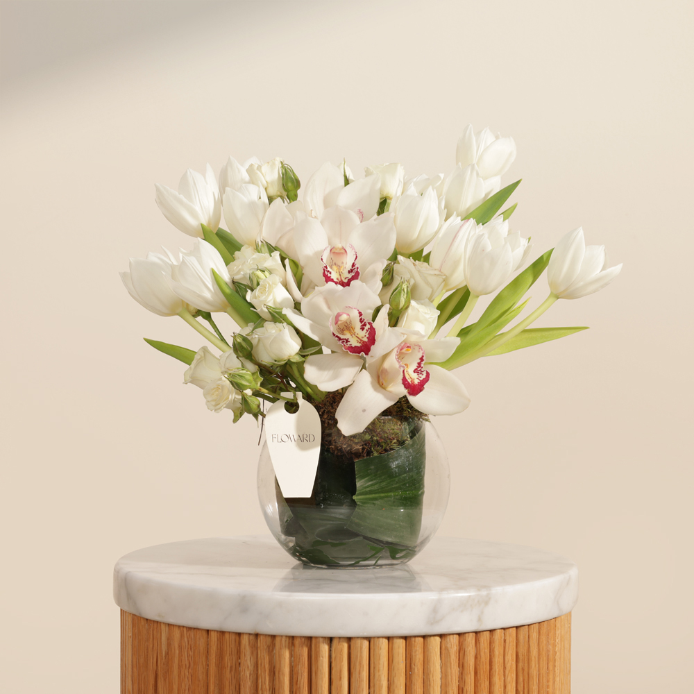 مزهرية زهور الحديقة البيضاء