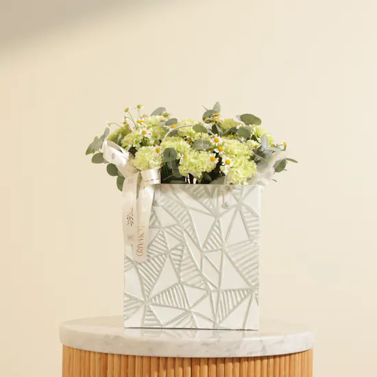 Green Beauty Breeze Flower Vase