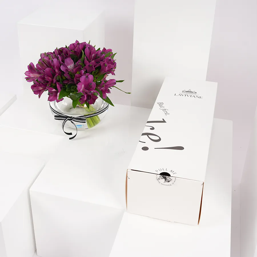 Laviviane Tiramisu Bites | Alstroemeria Vase 6