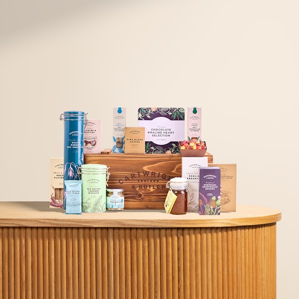 Cartwright & Butler The Swaledale Hamper | Love Roses Bouquet ♡