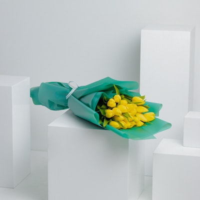 20 Tulip Yellow bouquet | Green Wrapping