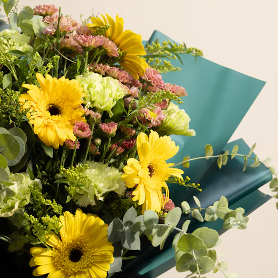 Soft Radiance Flowers Bouquet