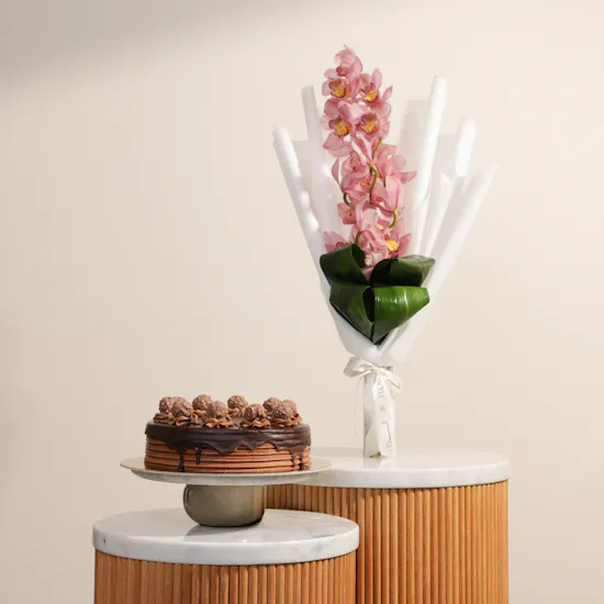 Helen's Bakery Cake | Blissful Flowers
