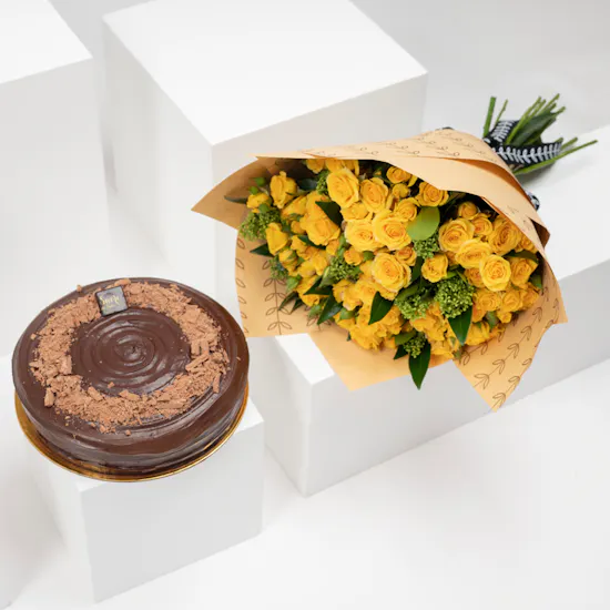 Warm Yellow With Matilda Cake by Sucre De Nada