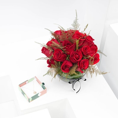 Red Roses Vase with Miss L Jewelry 