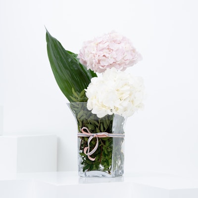 Heavenly Hue | Flowers in Elegant Vase