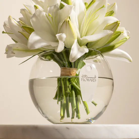 10 White Lilies | Glass Vase