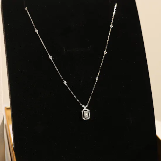 AV Jewelry White Gold Glow Necklace