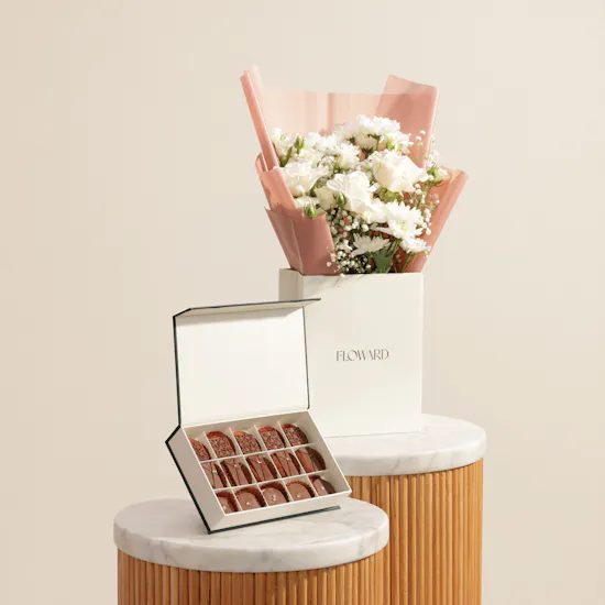 Floward Essence of Joy Small Box | Graceful Blooms Flowers Bouquet