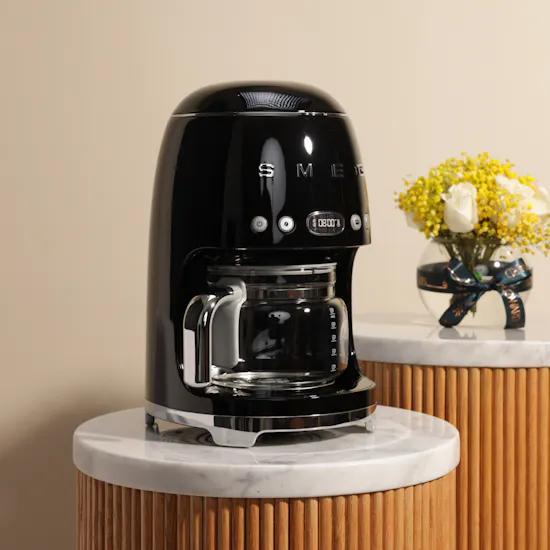 Smeg 50's Style Drip Filter Coffee Machine | Flowers Vase
