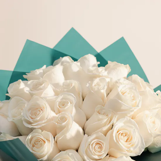 Dar Alsabaek 1 Gram Gold Bar | Romantic Roses Bouquet